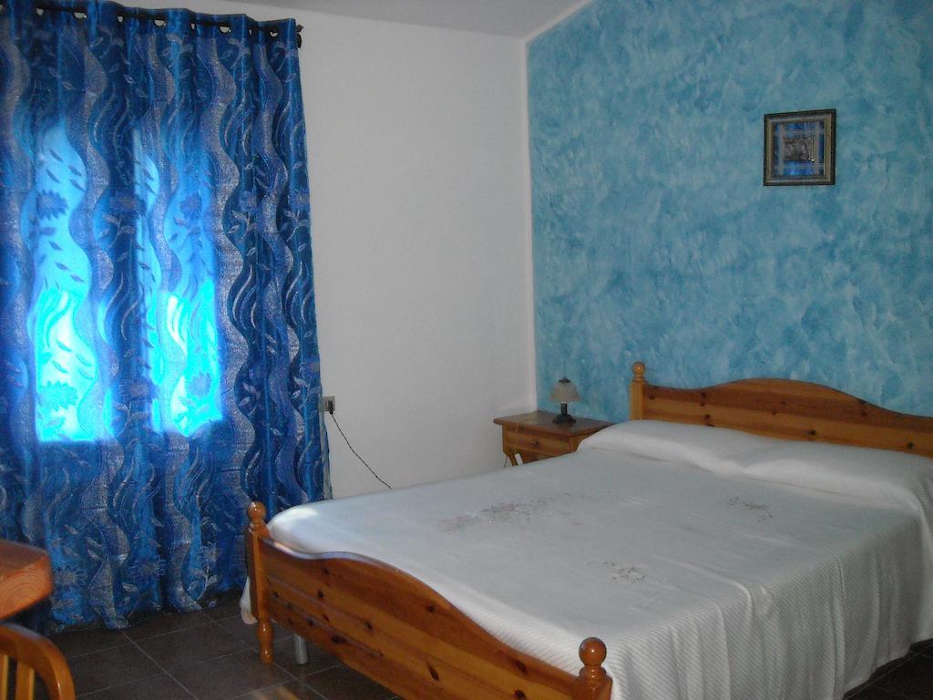 Hotel Il Nido Dell'Aquila Villanova Strisaili Стая снимка