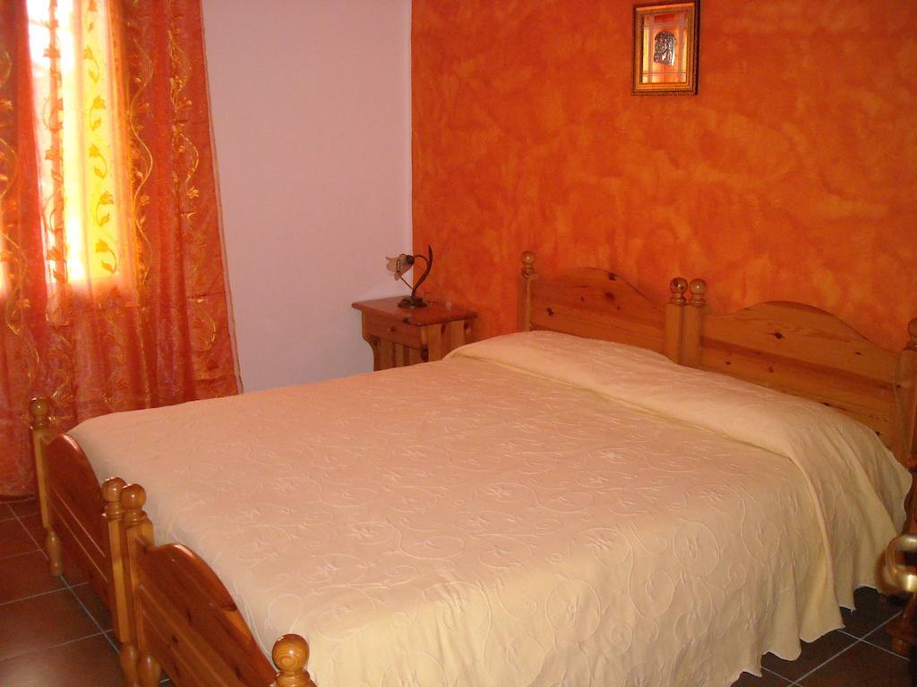 Hotel Il Nido Dell'Aquila Villanova Strisaili Стая снимка