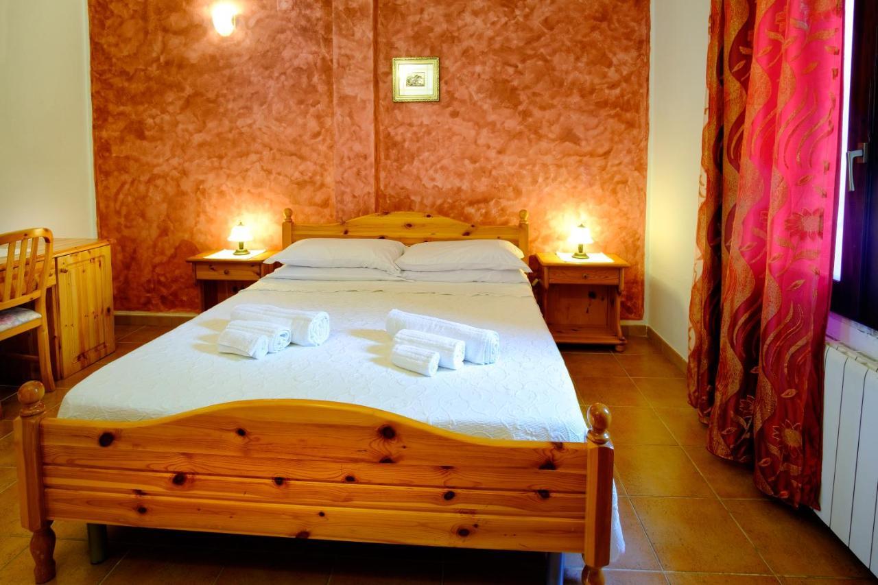 Hotel Il Nido Dell'Aquila Villanova Strisaili Екстериор снимка