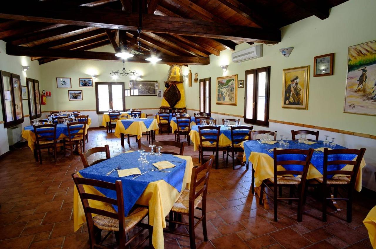 Hotel Il Nido Dell'Aquila Villanova Strisaili Екстериор снимка