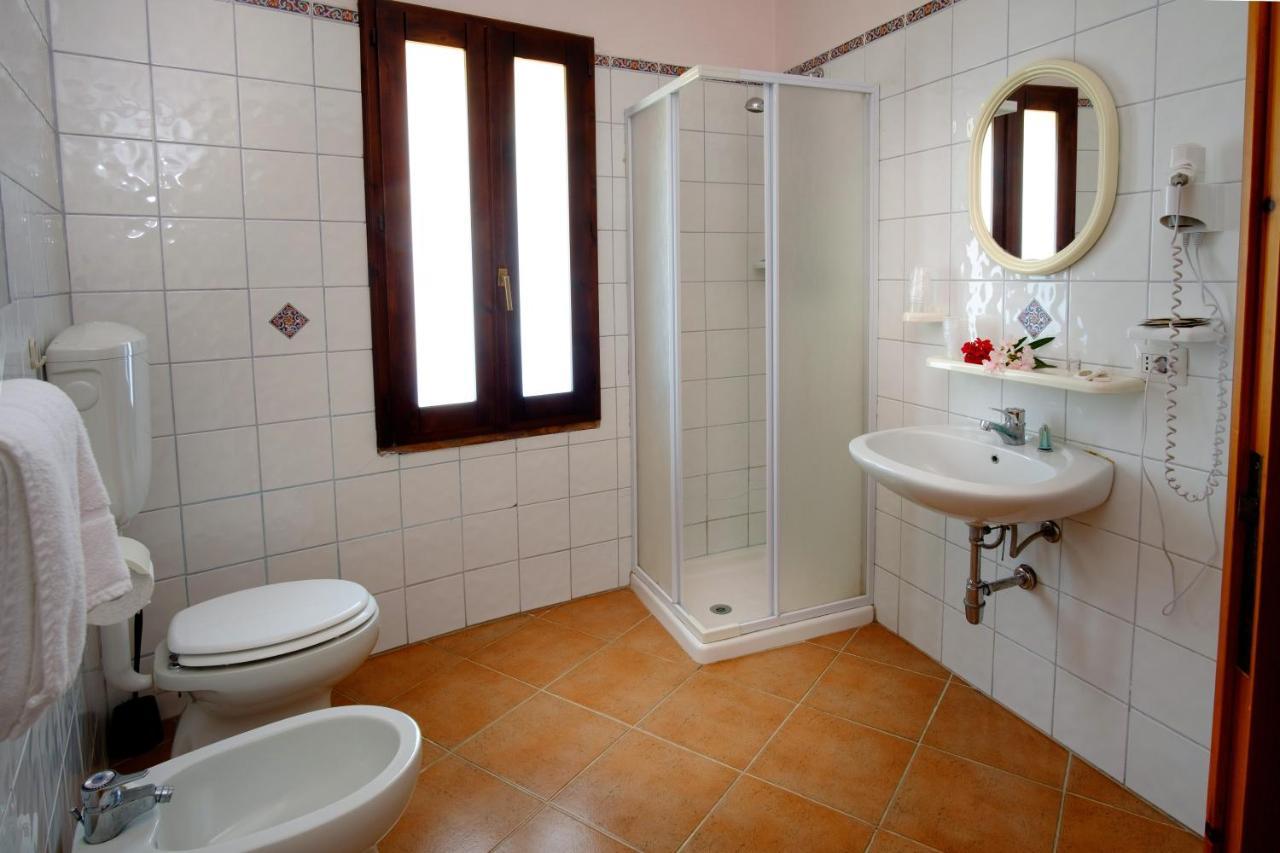 Hotel Il Nido Dell'Aquila Villanova Strisaili Екстериор снимка
