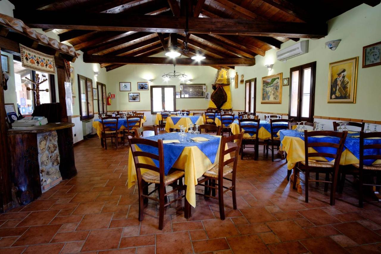 Hotel Il Nido Dell'Aquila Villanova Strisaili Екстериор снимка