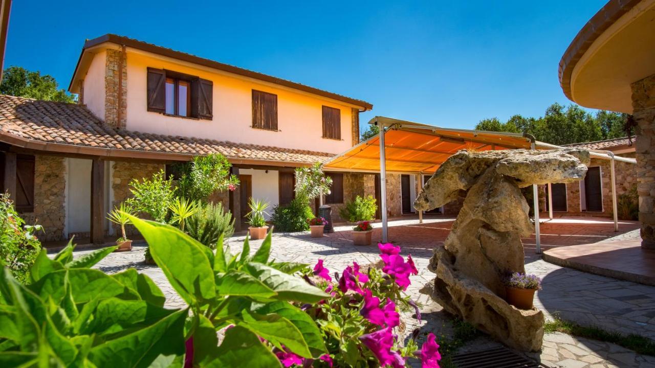 Hotel Il Nido Dell'Aquila Villanova Strisaili Екстериор снимка